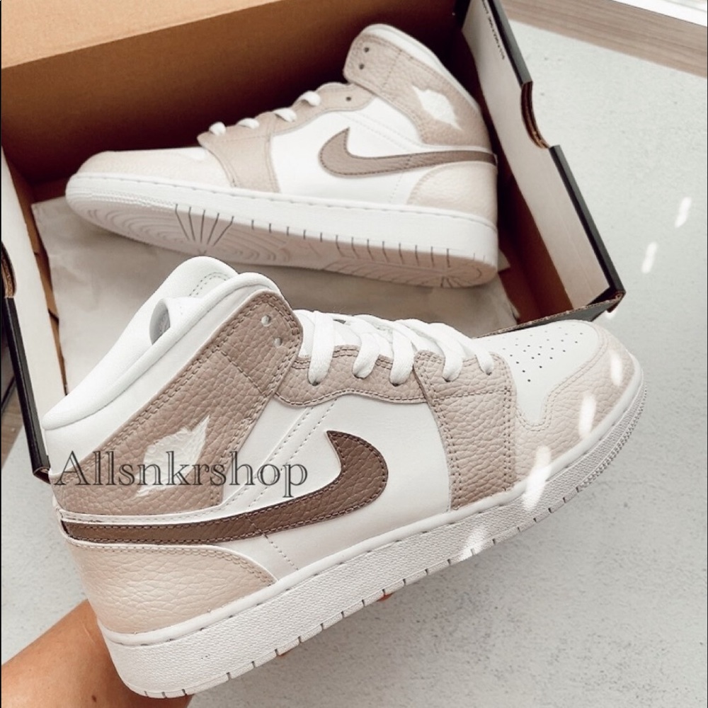 Nike air jordan 1 mid custom brown hand painted - Picture 1 of 5